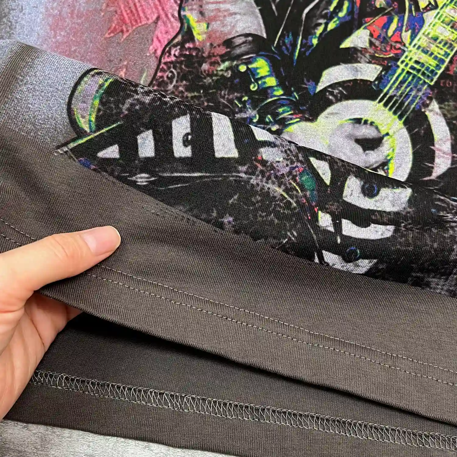 Close up of thick ribbed crewneck collar on heavyweight cotton muscle tee OEM.