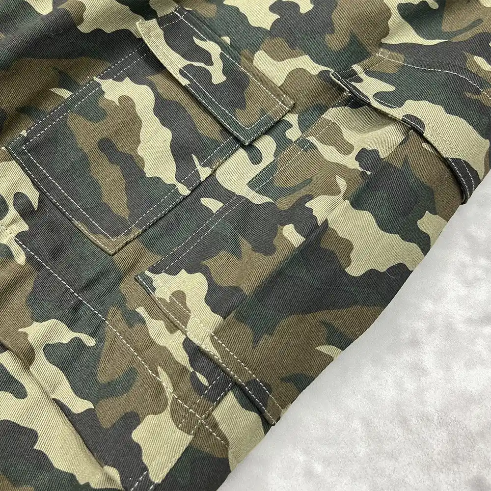 custom camo cargo pants cargo pocket and flap detail