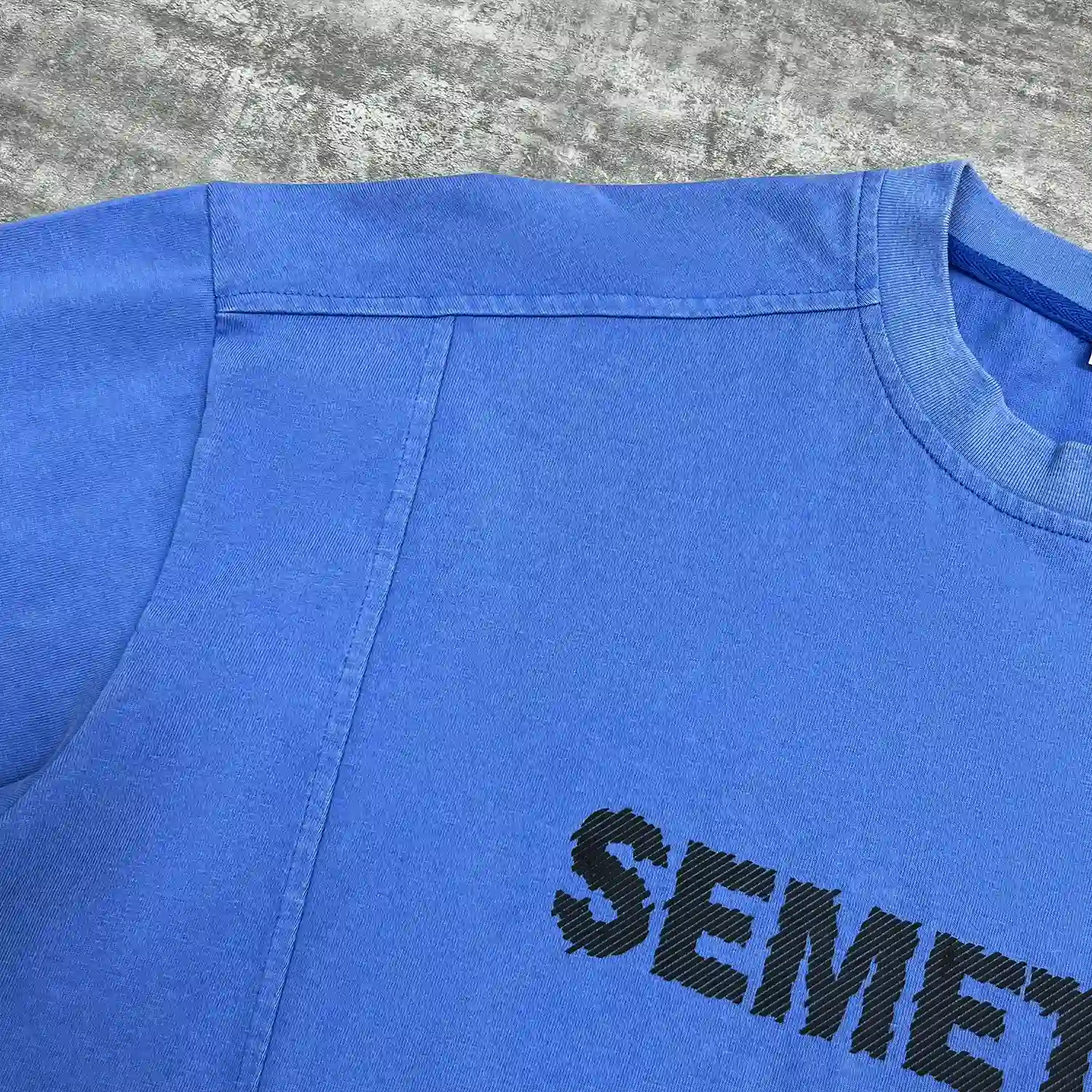 custom oversized t shirt shoulder panel and crew neck construction